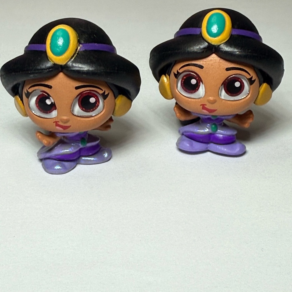 Jasmine doorable (1) Purple and Black Figures series 14 lets party